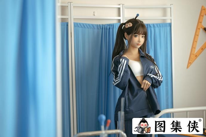 可爱少女蠢沫沫下班后还要检查身体 图集中另一个人是谁