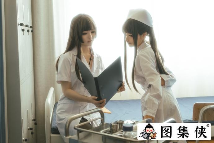 可爱少女蠢沫沫下班后还要检查身体 图集中另一个人是谁
