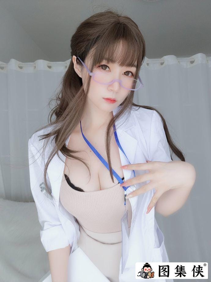 白银81白银小兔子可爱诱人 白银81和摇摇乐一起拍摄的作品叫什么？