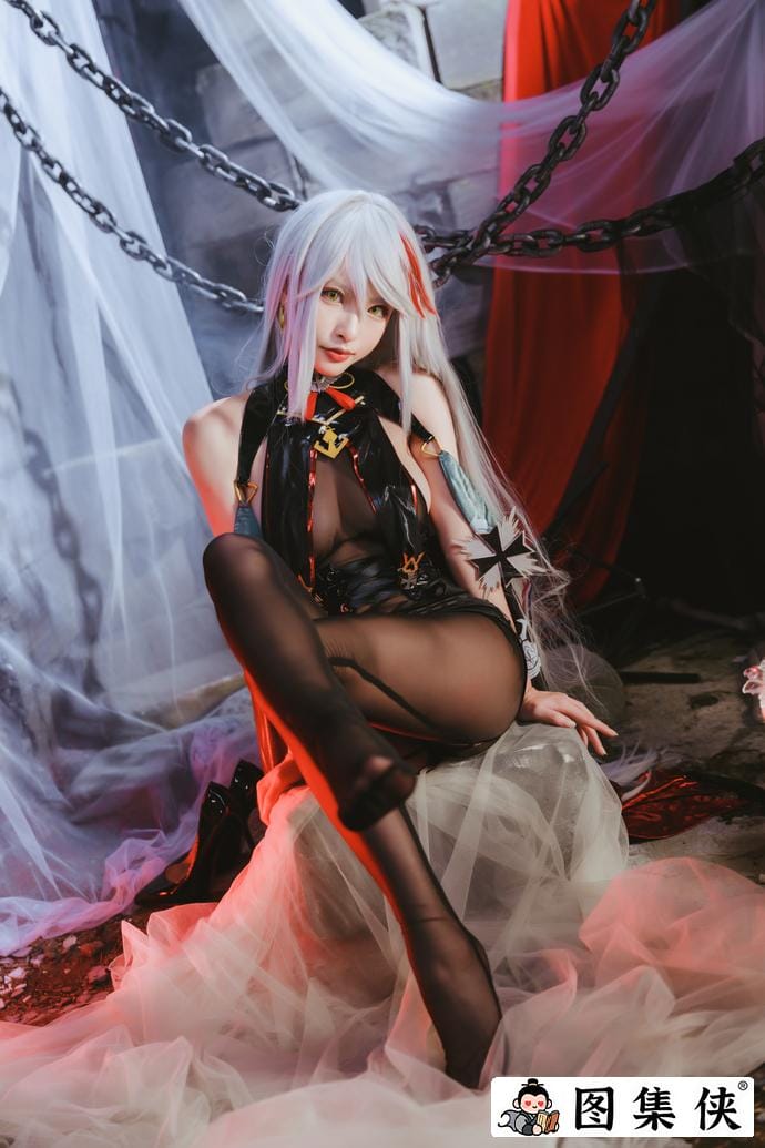 清水由乃cos埃吉尔惊艳亮相！性感女王霸气登场，粉丝疯狂打call！