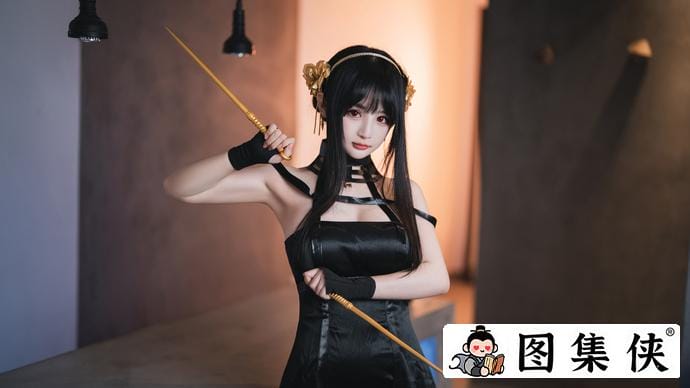 千变万化!樱井宁宁约尔太太英姿飒爽 黑色连衣裙与金色发簪的魔力-2 千变万化!樱井宁宁约尔太太英姿飒爽 黑色连衣裙与金色发簪的魔力