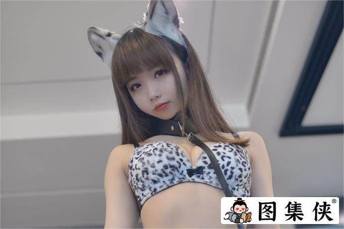 无暇白嫩！美少女雪琪sama雪豹作品的无敌魅力