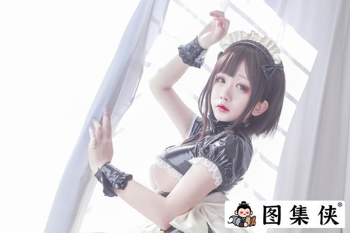 妖娆身材！娃娃脸日奈娇半R女仆作品移不开的目光