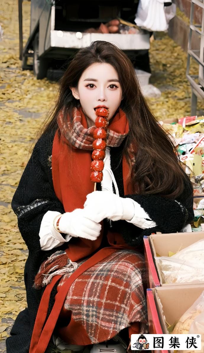 闪耀网络的微密女神猪小七：活力四射的95后街拍女神