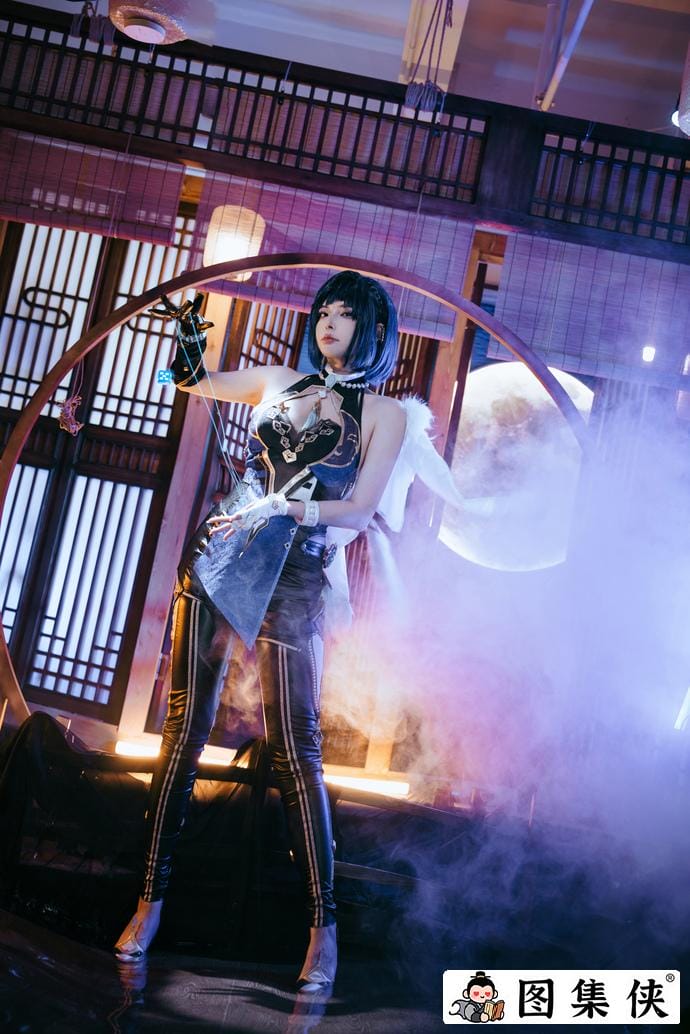 秋和柯基cos图集作品收藏指南，大胆突出的美丽！颜值身材双赢！