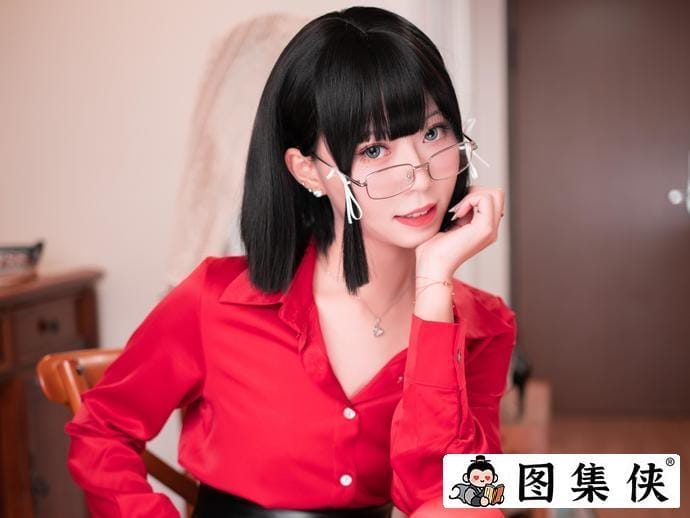 Money冷冷黑旗袍作品中有视频吗？魅力到底藏在哪？